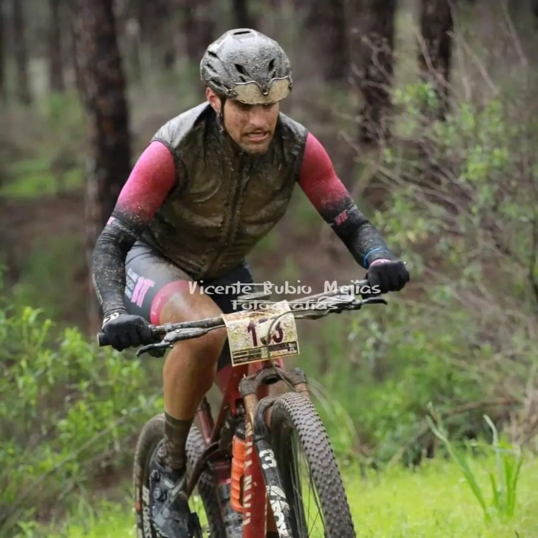 A Lopes Performance rider in a mountain bike race